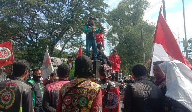 Ratusan Pengemudi Ojol di Banten Berdemo Tuntut Keadilan dan Perlindungan Pemerintah