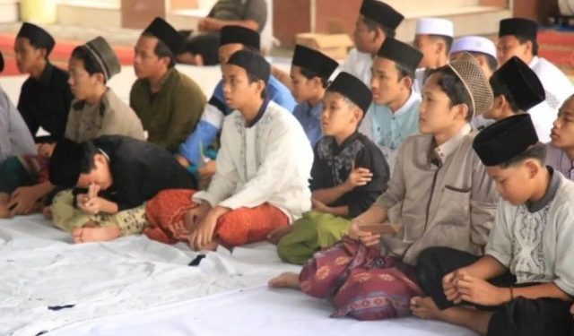 Ruwahan: Tradisi Menyongsong Bulan Suci Ramadan