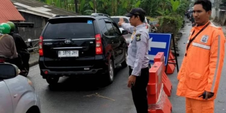 Rekayasa Lalu Lintas Diterapkan di Jembatan Kedaung Kota Tangerang karena Sering Macet