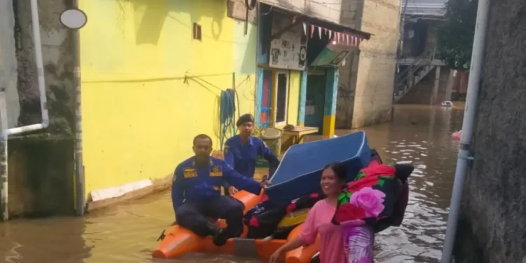 Kali Angke Meluap, Pemukiman Warga di Candulan Tangerang Terendam Banjir