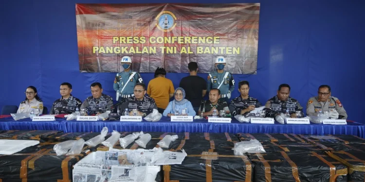 Ratusan Ribu Benih Lobster Ilegal Senilai Rp29,97 Miliar Disita TNI AL di Banten