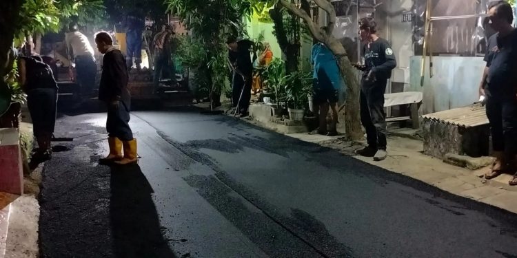 Warga TBL Kota Serang Akhirnya Dapat Merasakan Jalan Berhotmix Setelah Belasan Tahun Menanti