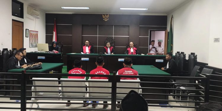 Hakim Menolak Pembelaan Tiga Terdakwa Kasus Pembakaran Kandang Ayam Padarincang