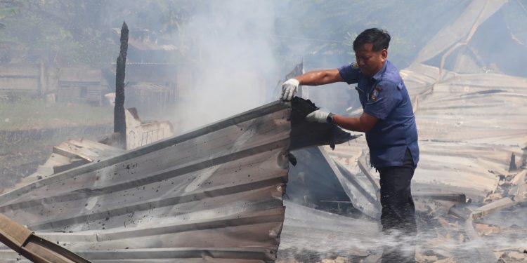 Diduga Korsleting Listrik, Bangunan PT MMI di Pulo Ampel Terbakar