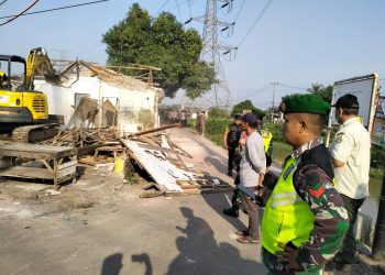 Ratusan Rumah di Sukadana Serang Dibongkar, Warga Dipindah ke Rusunawa