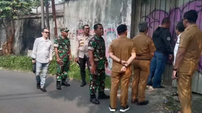 Kapolsek Ciputat Timur dan Tiga Pilar Periksa Lahan Kosong Eks PT Sandratex