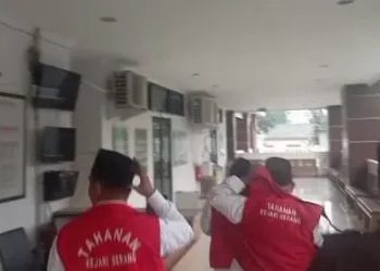 Kongkalikong Oplosan BBM di SPBU Ciceri Kota Serang