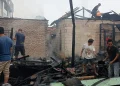 Korsleting Listrik Mengakibatkan Kebakaran 2 Rumah di Kuranten Pandeglang