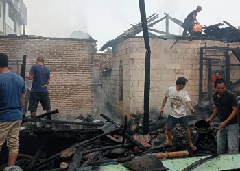 Korsleting Listrik Mengakibatkan Kebakaran 2 Rumah di Kuranten Pandeglang