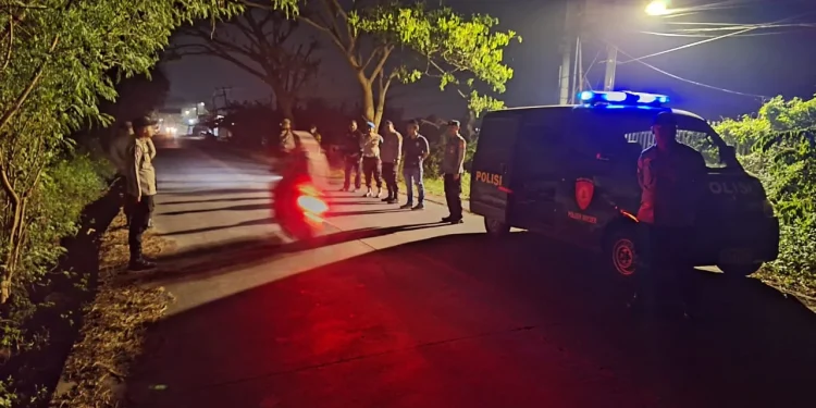 Patroli Polsek Kresek Menjaga Keamanan Malam dan Melindungi Masa Depan Remaja