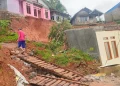 9 Rumah Hancur Karena Pergerakan Tanah di Girimukti Lebak