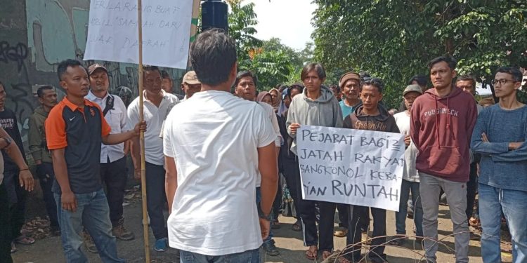 Warga Blokir Pintu Masuk TPA Bangkonol Pandeglang Karena Tolak Kerja Sama Sampah
