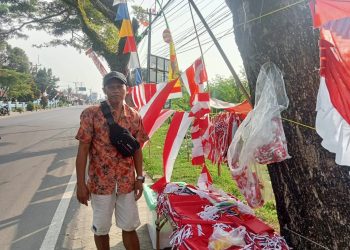 Omzet Penjual Bendera Merah Putih di Lebak Menurun Drastis