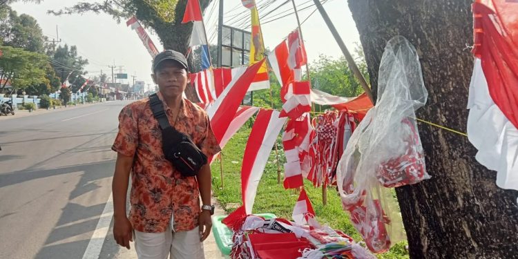 Omzet Penjual Bendera Merah Putih di Lebak Menurun Drastis