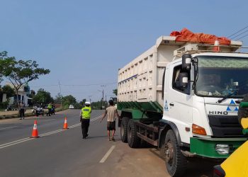 Arahan Korlantas Ditunggu, Polda Banten Belum Tindak Kendaraan Overload