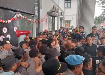 Aliansi Warga Sipil Demo Tolak Kerjasama Pengelolaan Sampah Pandeglang dan Tangsel