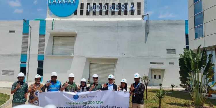 Rayakan 200 MW Kapasitas Terpasang di LamiPak Cikande oleh SUN Energy