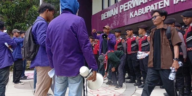 Aktivis Minta Tunjangan Rumah DPRD Kabupaten Tangerang Dihentikan