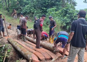 Warga Batuhideung Pandeglang Desak Pemerintah Perbaiki Jembatan yang Rusak