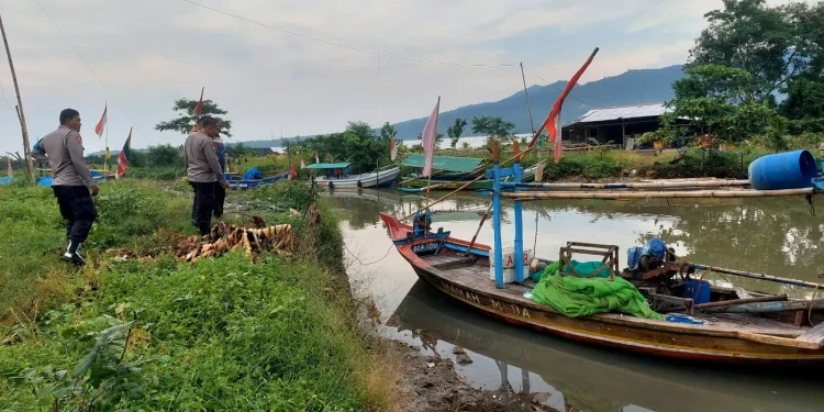 5 Nelayan Carita Pandeglang Tersambar Petir Satu Tewas