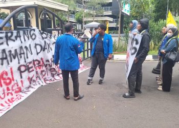 Aktivis Tuduh Pemkot Tangerang Tidak Efektif Awasi Jam Operasional Truk Tambang