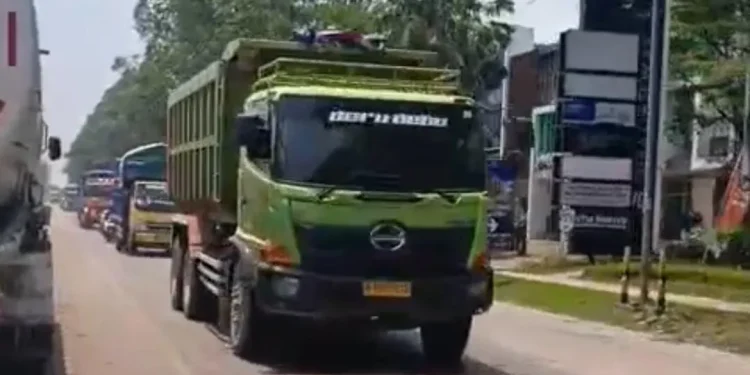 Kemacetan dan Polusi Menghadang Jalur Bojonegara Puloampel