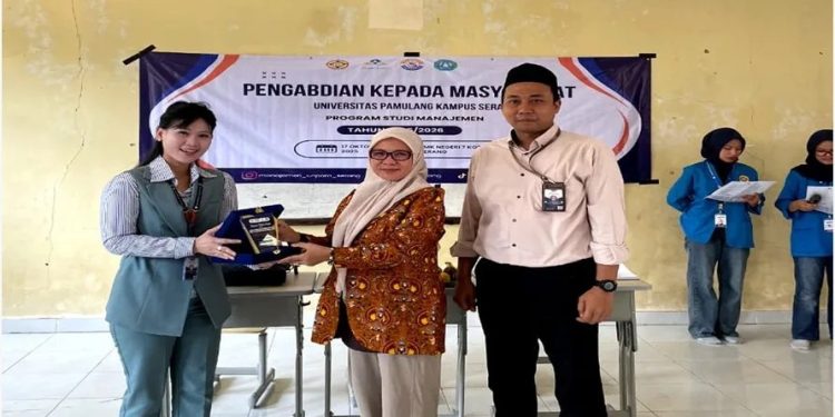 Edukasi Siswa SMKN 7 Serang tentang Literasi Keuangan Digital di UNPAM