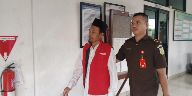 Pengusaha Minta Mobil dan iPhone, Ketua LSM Kabupaten Serang Divonis 5 Tahun Penjara