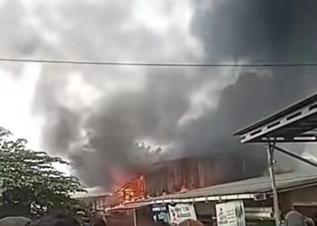 Kebakaran Besar di Toko Bangunan Tangerang Selatan Hangus Dilalap Api
