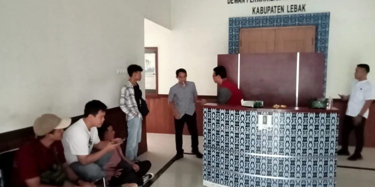Staf DPRD Lebak Diduga Usir Wartawan Saat Meliput Rakor Huntara