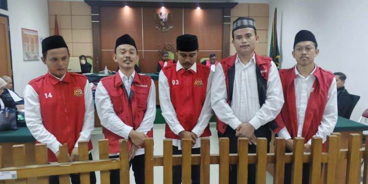 5 Terdakwa Pengeroyok Staf KLH dan Jurnalis Dijatuhi Vonis Penjara 7 Bulan