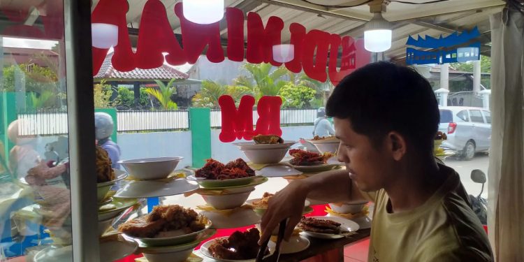 Imbas Mogok Pedagang Daging, Rumah Makan Padang di Serang Beralih ke Rendang Ayam