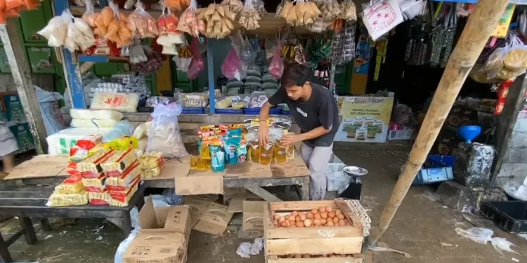 Harga Telur Ayam dan Minyak Goreng Naik Jelang Imlek dan Ramadan di Pasar Sampay Lebak